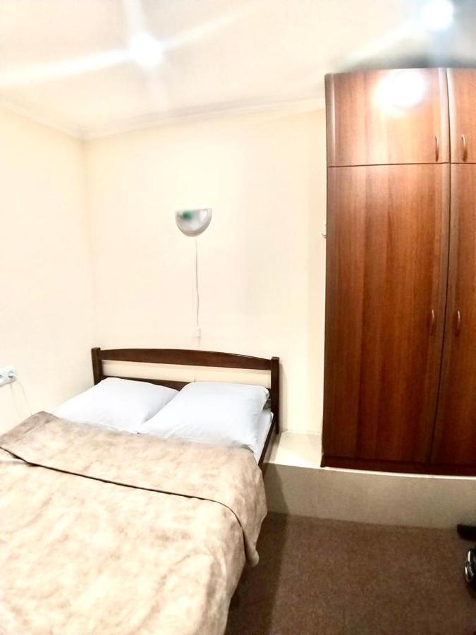 A&X Hostel And Tours エレバン エクステリア 写真